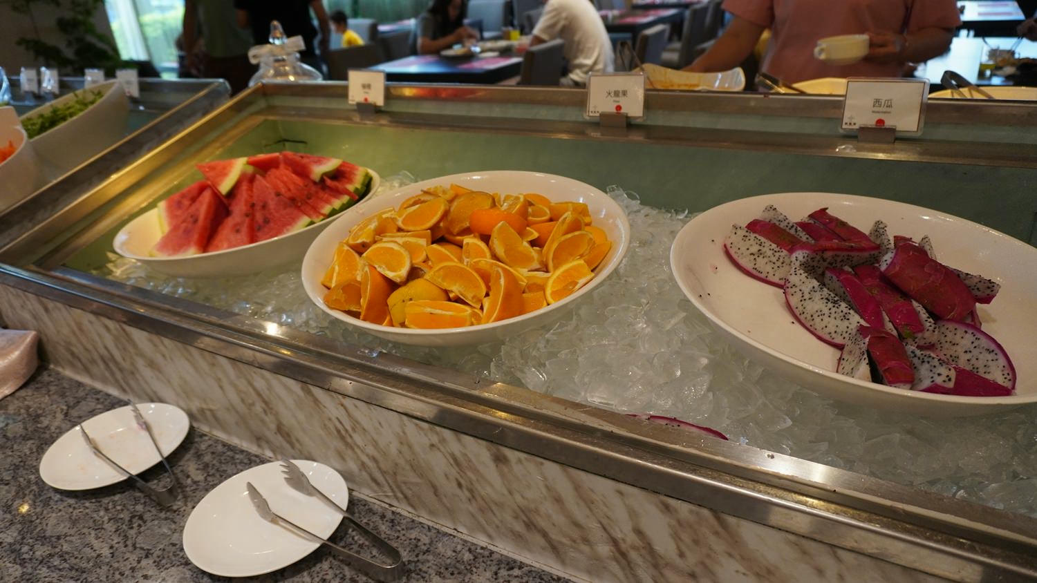 苗栗親子住宿｜尚順君樂飯店｜遊樂園、購物中心、美食吃喝玩樂一次滿足~住這根本不用想行程~尚順育樂世界大人小孩都玩瘋!!