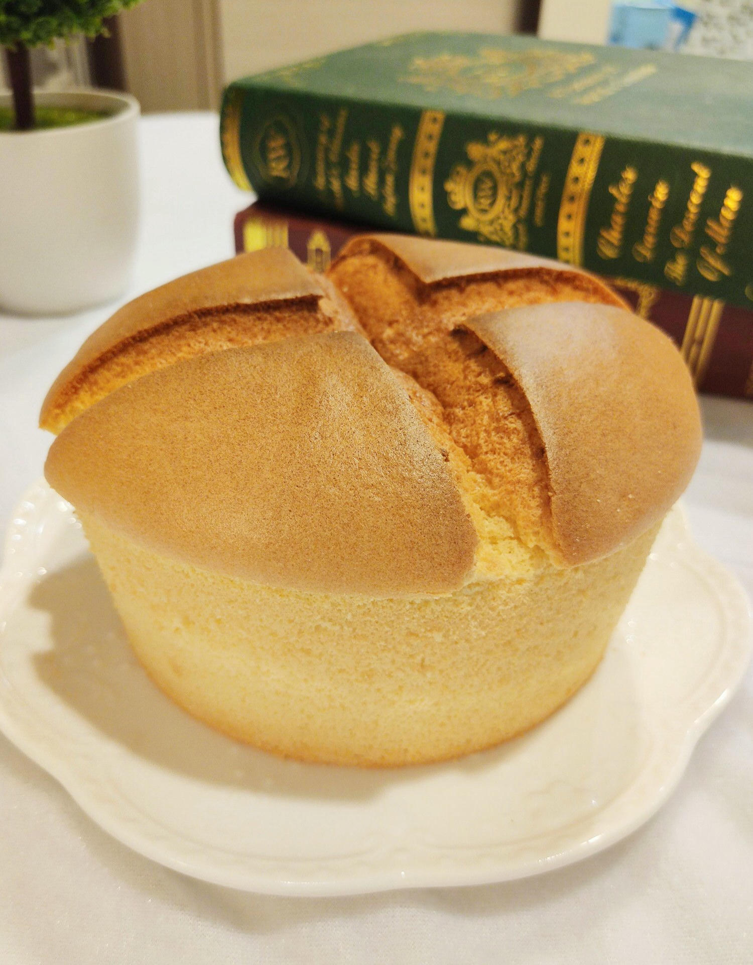 【烘焙食譜】超濕潤戚風蛋糕做法~好先生烤箱~燙麵法不失敗配方!!蛋糕模具也是關鍵