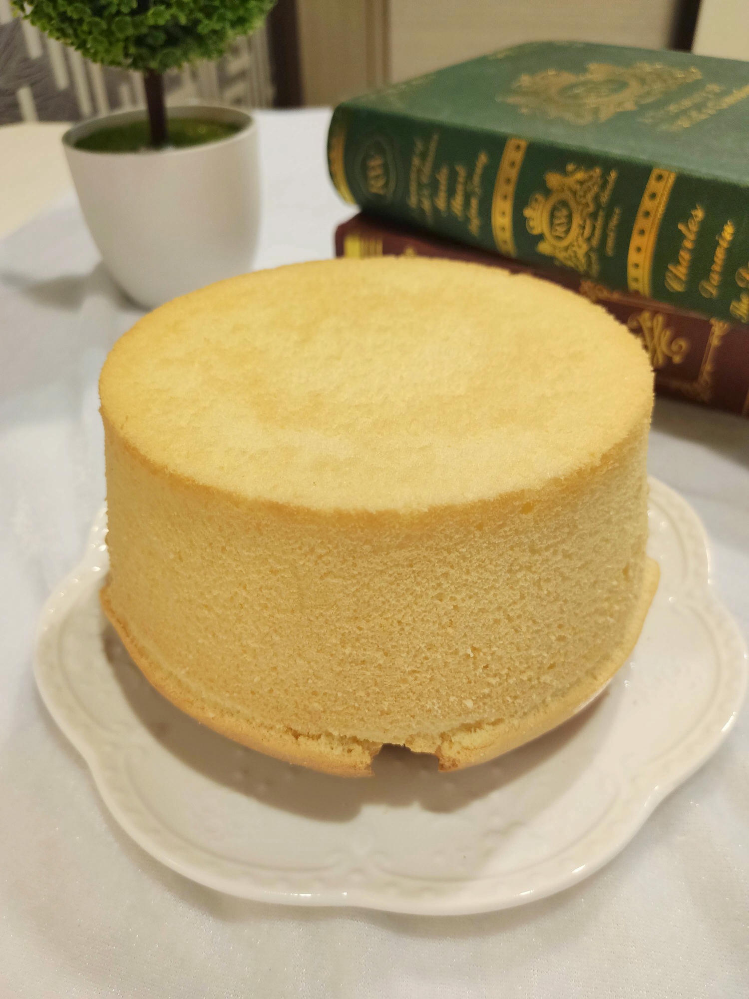 【烘焙食譜】超濕潤戚風蛋糕做法~好先生烤箱~燙麵法不失敗配方!!蛋糕模具也是關鍵