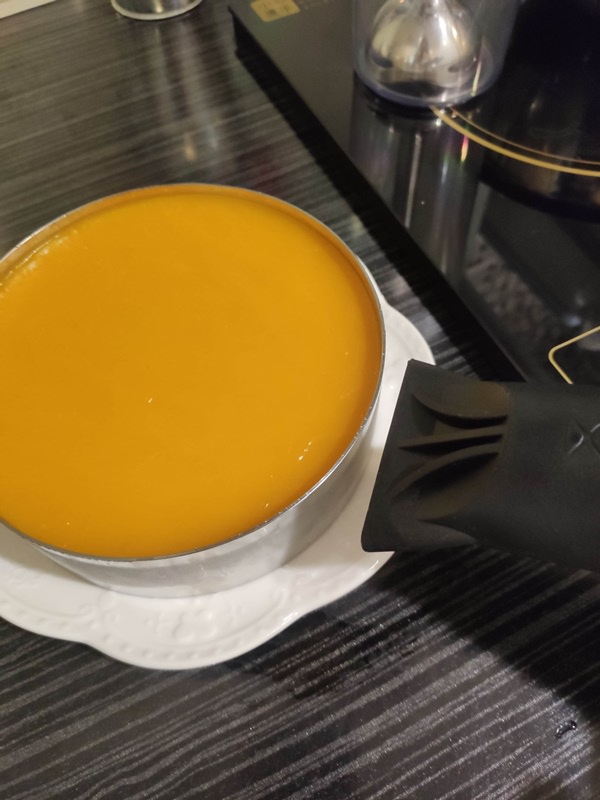 【烘焙食譜】芒果生乳酪蛋糕作法~免烤箱甜點~夏天消耗芒果的必做必吃甜點