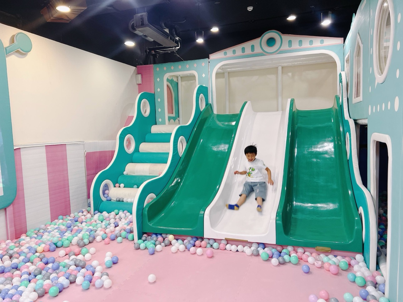 【苗栗】馥藝金鬱金香酒店|親子友善設施超豐富!泳池、SPA、遊戲室一次滿足 - 第20張圖 苗栗鬱金香酒店評價