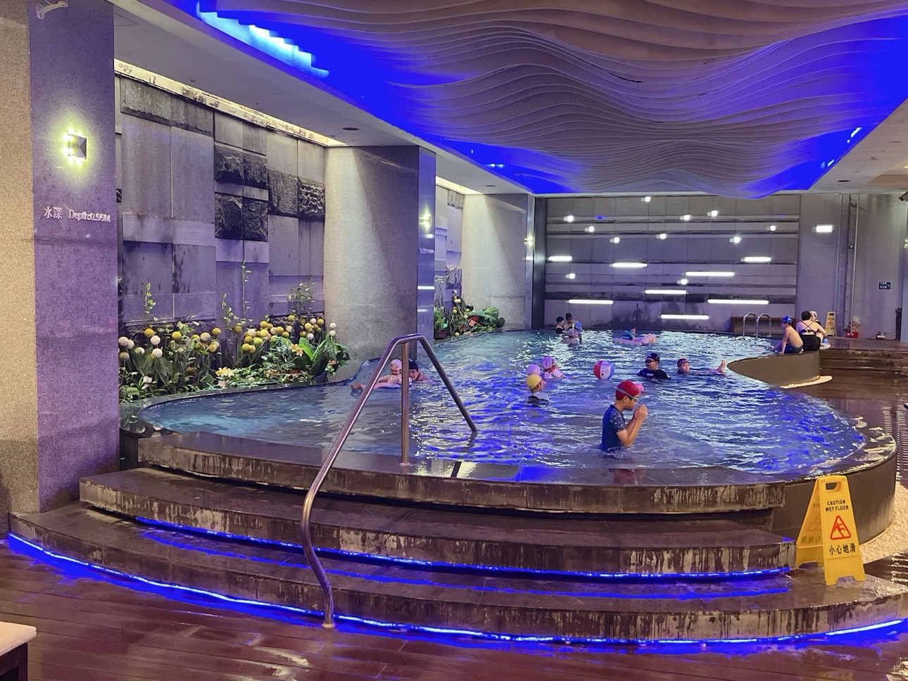 【苗栗】馥藝金鬱金香酒店|親子友善設施超豐富!泳池、SPA、遊戲室一次滿足 - 第25張圖 苗栗鬱金香酒店評價