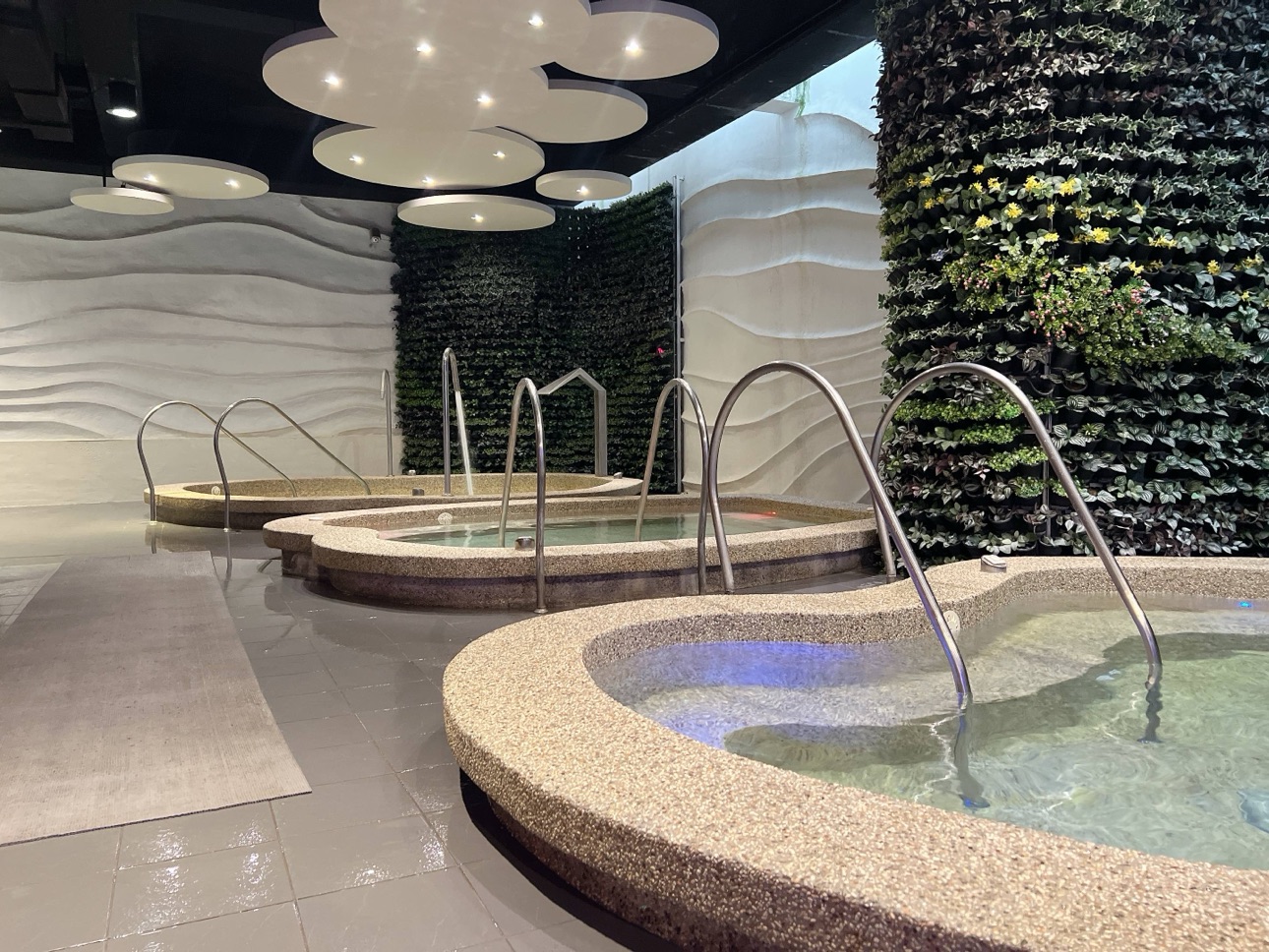 【苗栗】馥藝金鬱金香酒店|親子友善設施超豐富!泳池、SPA、遊戲室一次滿足 - 第26張圖 苗栗鬱金香酒店評價