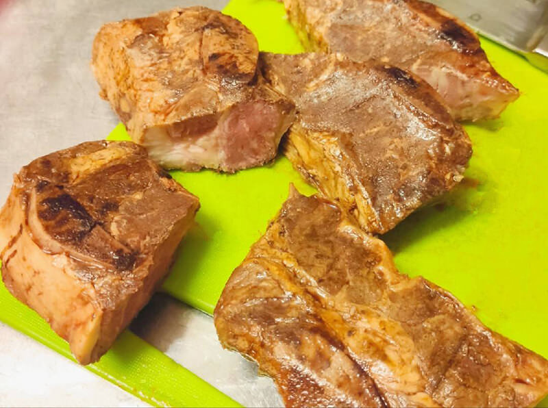 加熱前切塊-阿根廷式烤牛肉推薦